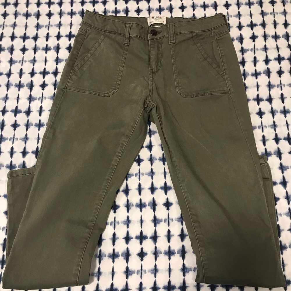 Women’s olive green khakis size 7